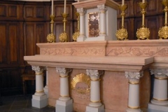 maitre autel restauré chaponnay 1